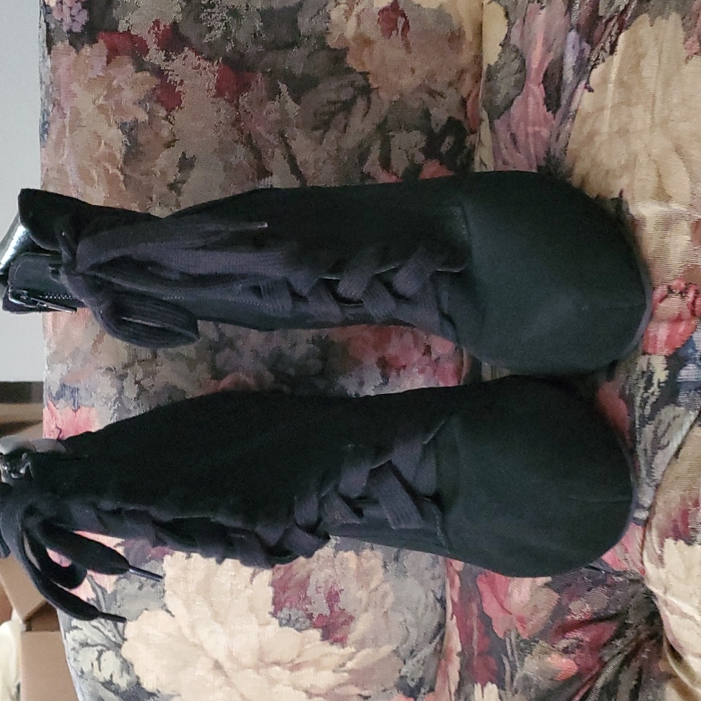 High heel boots